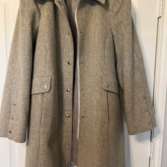 Womens Michael Kors Grey Wool Coat/Jacket with Silver Buttons Size 14 - Picture 1 of 3